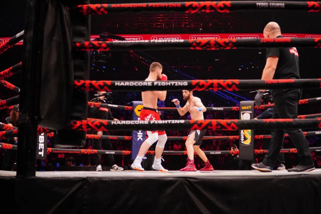 Фото Песни Пелагеи и победа Киборга. В «Сибирь-Арена» завершились бои Hardcore Fighting Championship. ФОТОРЕПОРТАЖ 23