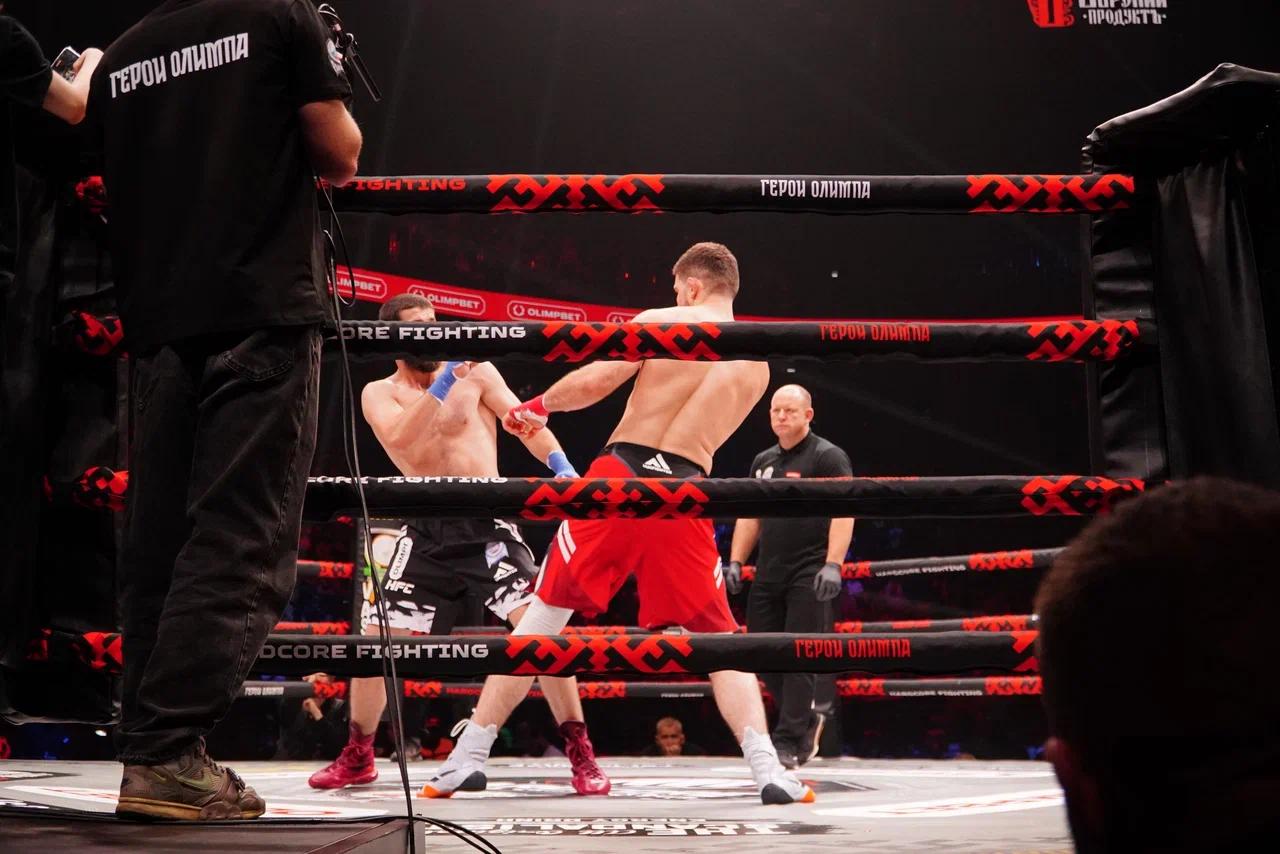 Фото Песни Пелагеи и победа Киборга. В «Сибирь-Арена» завершились бои Hardcore Fighting Championship. ФОТОРЕПОРТАЖ 24