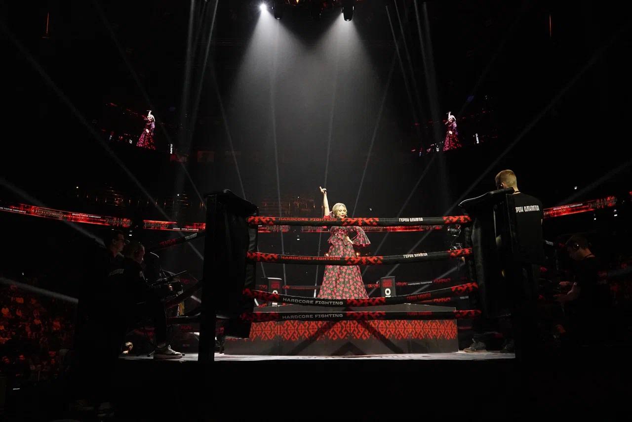 Фото Песни Пелагеи и победа Киборга. В «Сибирь-Арена» завершились бои Hardcore Fighting Championship. ФОТОРЕПОРТАЖ 33