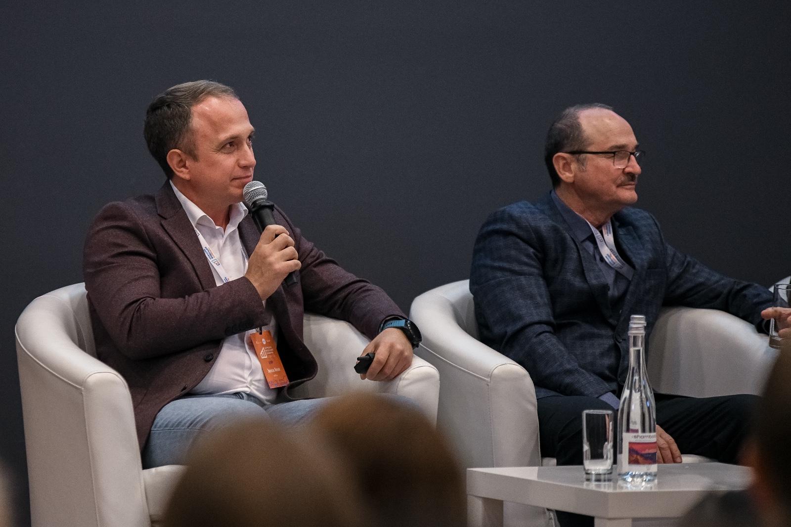 Фото «Вот на что мы должны смотреть и извлекать уроки»: в Новосибирске прошёл форум застройщиков и риелторов «Строим будущее. Сибирь» 2 - Сиб.ФМ Фото «Вот на что мы должны смотреть и извлекать уроки»: в Новосибирске прошёл форум застройщиков и риелторов «Строим будущее. Сибирь» 2