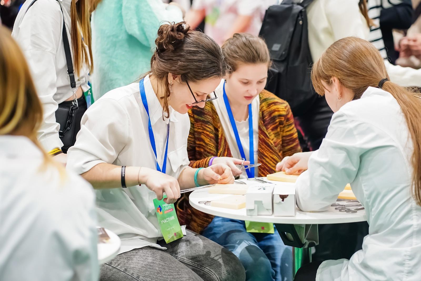 Фото Как найти партнеров и абитуриентов на «Учебной Сибири-2025» 5 - Сиб.ФМ Фото Как найти партнеров и абитуриентов на «Учебной Сибири-2025» 5