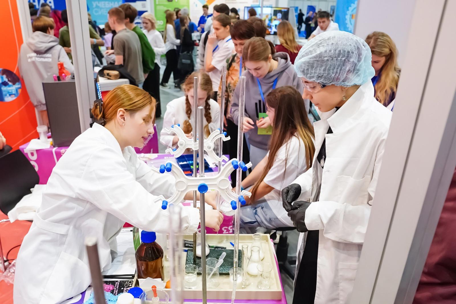 Фото Учебная Сибирь – профориентационная площадка для выпускников школ 2 - Сиб.ФМ Фото Учебная Сибирь – профориентационная площадка для выпускников школ 2