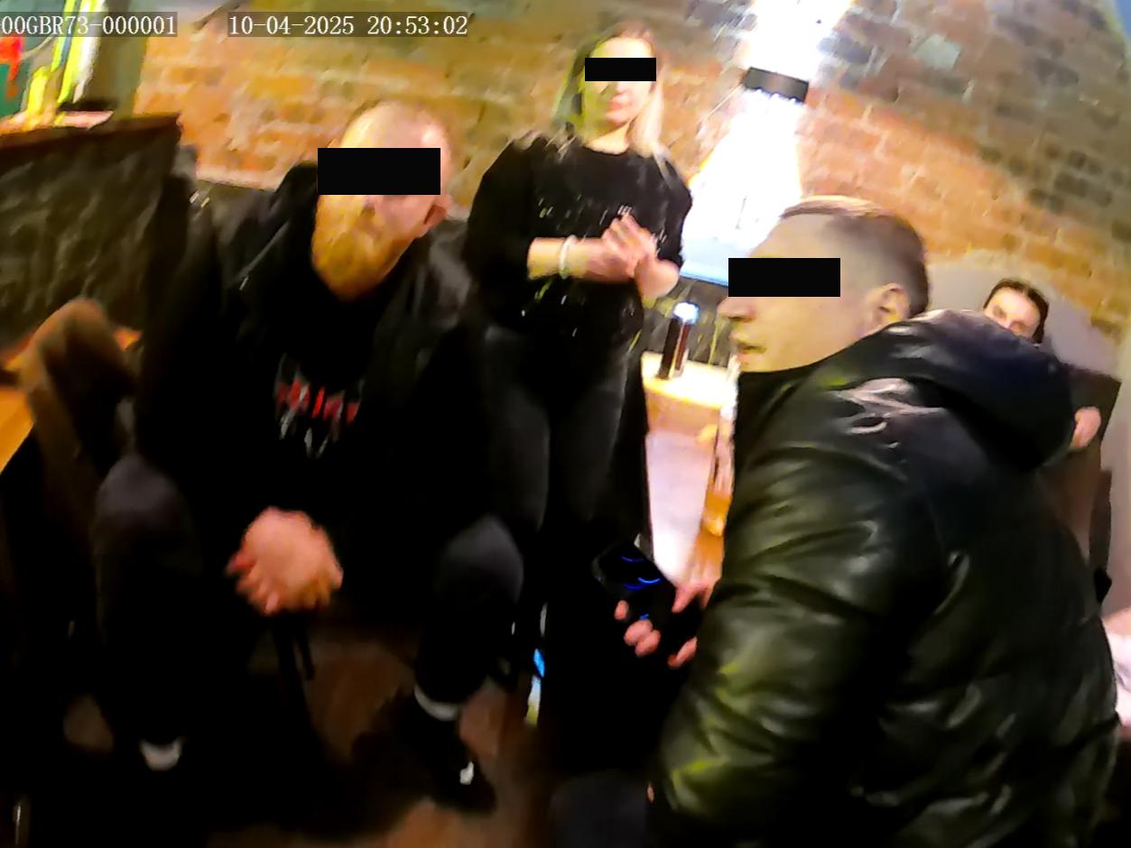 Фото Драка в новосибирском баре закончилась предложением руки и сердца 4 - Сиб.ФМ Фото Драка в новосибирском баре закончилась предложением руки и сердца 4