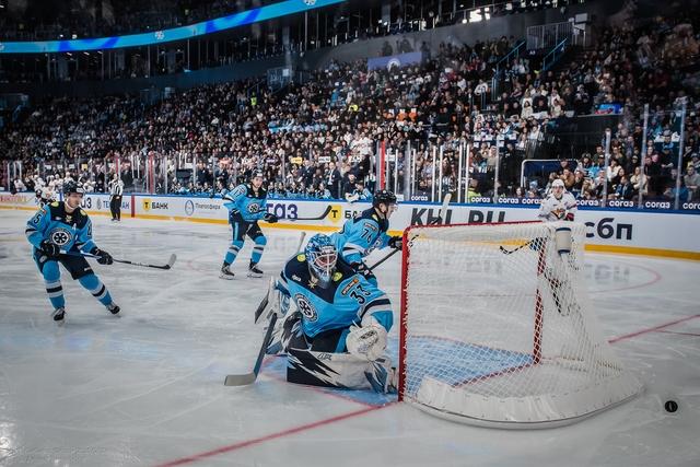 Фото Хоккейная «Сибирь» в упорной борьбе уступила «Металлургу» в овертайме: фоторепортаж 3
