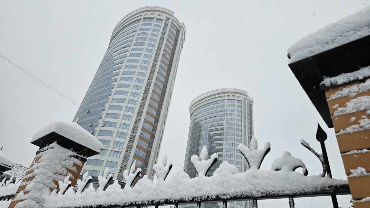 Фото Опубликованы кадры Новосибирска в сугробах 9 октября 6 - Сиб.ФМ Фото Опубликованы кадры Новосибирска в сугробах 9 октября 6