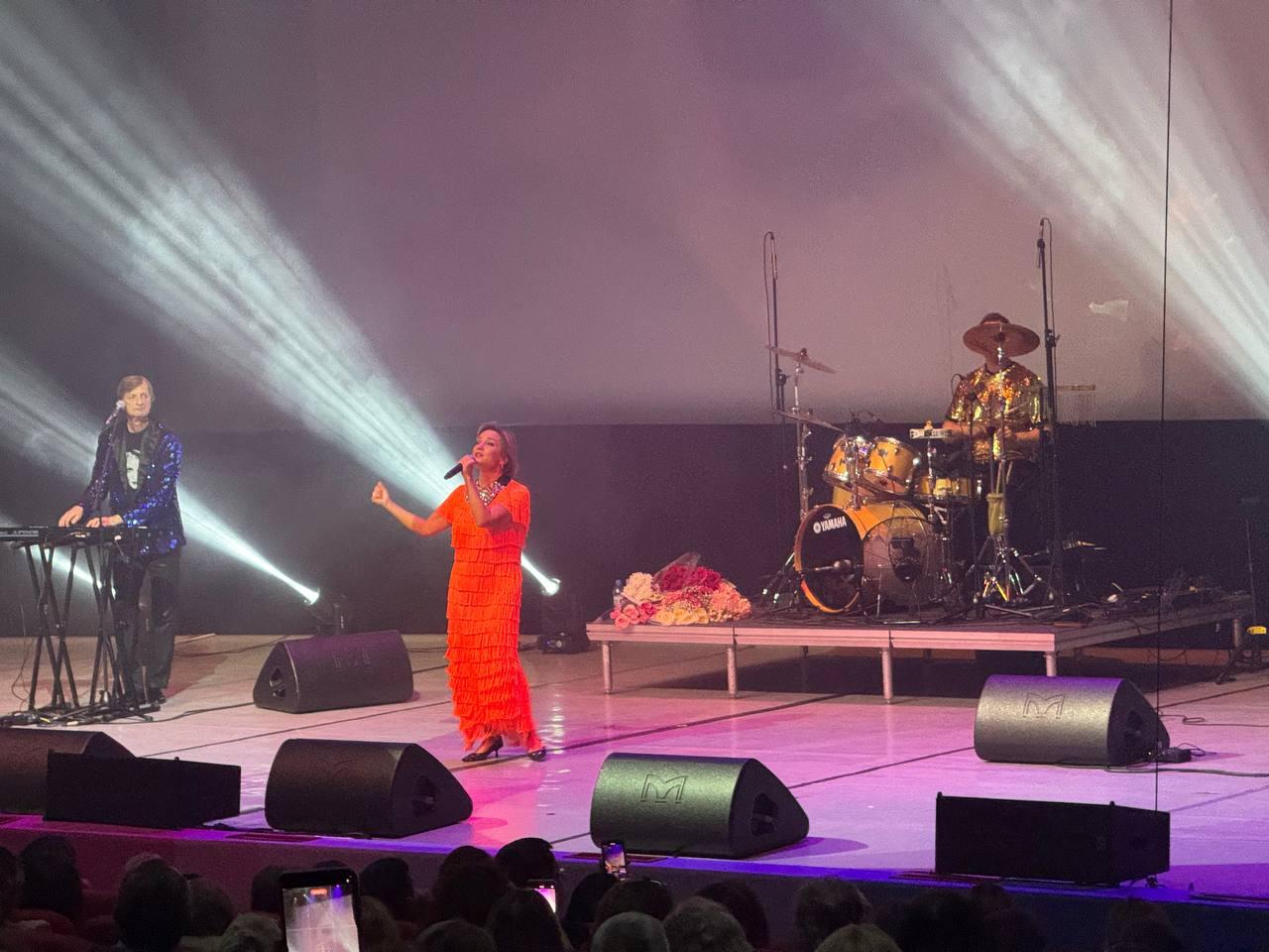 Фото Татьяна Буланова открыла концерт в Новосибирске песнями 90-х. ОНЛАЙН. 5 - Сиб.ФМ Фото Татьяна Буланова открыла концерт в Новосибирске песнями 90-х. ОНЛАЙН. 5