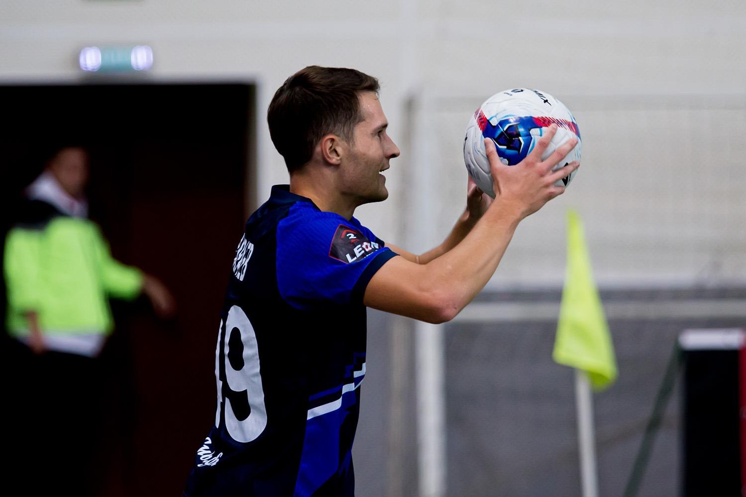 Фото «Сибирь» поборется за лидерство во Второй лиге А с астраханским «Волгарём» 3