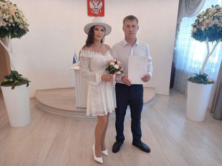 Фото «Да» осени: как новосибирские пары выбирали сентябрь для главного слова в жизни 4 - Сиб.ФМ Фото «Да» осени: как новосибирские пары выбирали сентябрь для главного слова в жизни 4