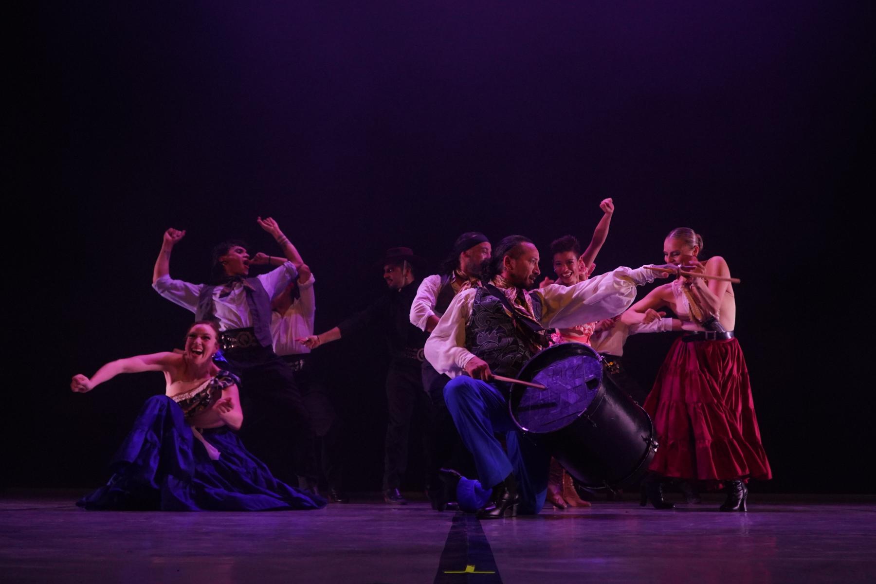 Фото Фламенко танцоров Дженнифер Лопес покорило новосибирских женщин: 26 горячих фото 11