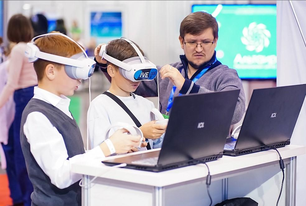 Фото Учебная Сибирь–2025: форум, где педагоги вдохновляются, дети делают первые шаги в профессию, а родители получают ответы на важные вопросы 2 - Сиб.ФМ Фото Учебная Сибирь–2025: форум, где педагоги вдохновляются, дети делают первые шаги в профессию, а родители получают ответы на важные вопросы 2