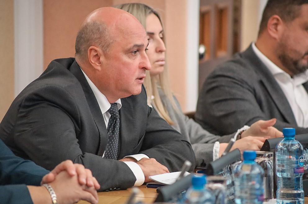 Фото Борьба с дефицитом бюджета и «дома за рубль»: чем запомнилась сессия Совета депутатов Новосибирска 3 - Сиб.ФМ Фото Борьба с дефицитом бюджета и «дома за рубль»: чем запомнилась сессия Совета депутатов Новосибирска 3