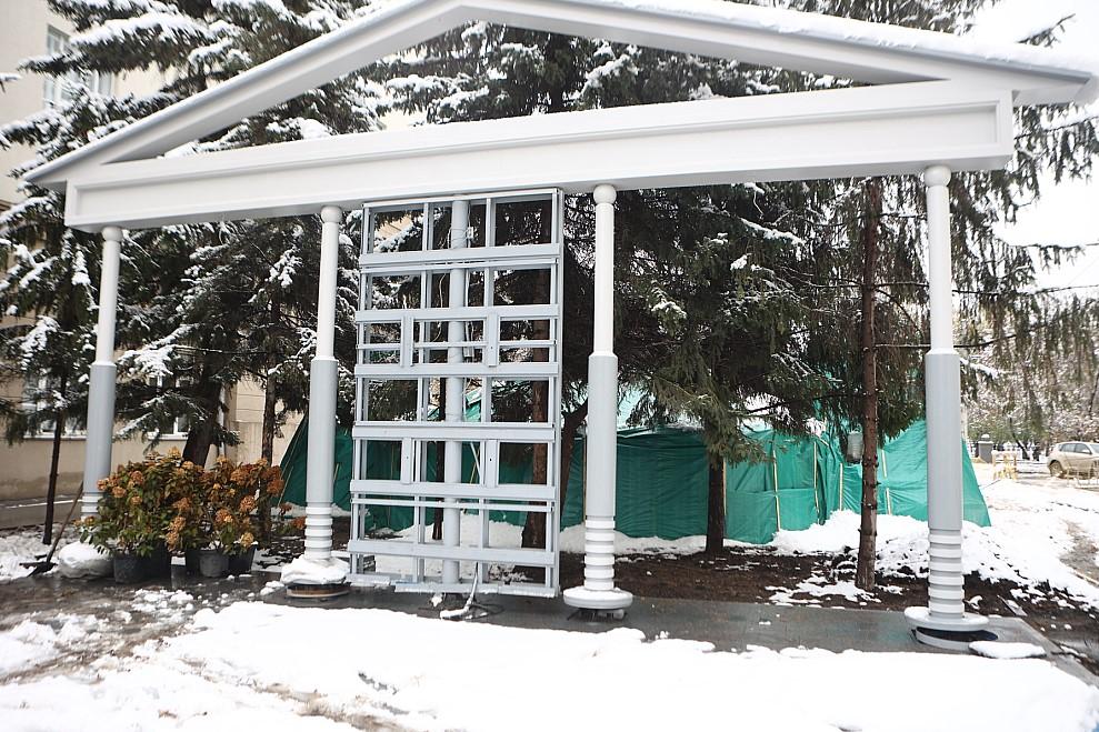 Фото На обновлённой территории около консерватории имени Глинки появятся лавочки, урны и наружное освещение 3