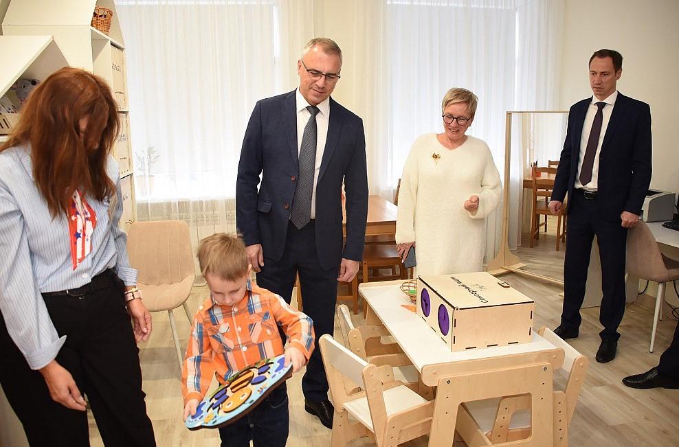 Фото В Новосибирске открыли пространство для коррекции детских речевых нарушений, построенное на средства от благотворительного забега «Достигая цели!» 3 - Сиб.ФМ Фото В Новосибирске открыли пространство для коррекции детских речевых нарушений, построенное на средства от благотворительного забега «Достигая цели!» 3