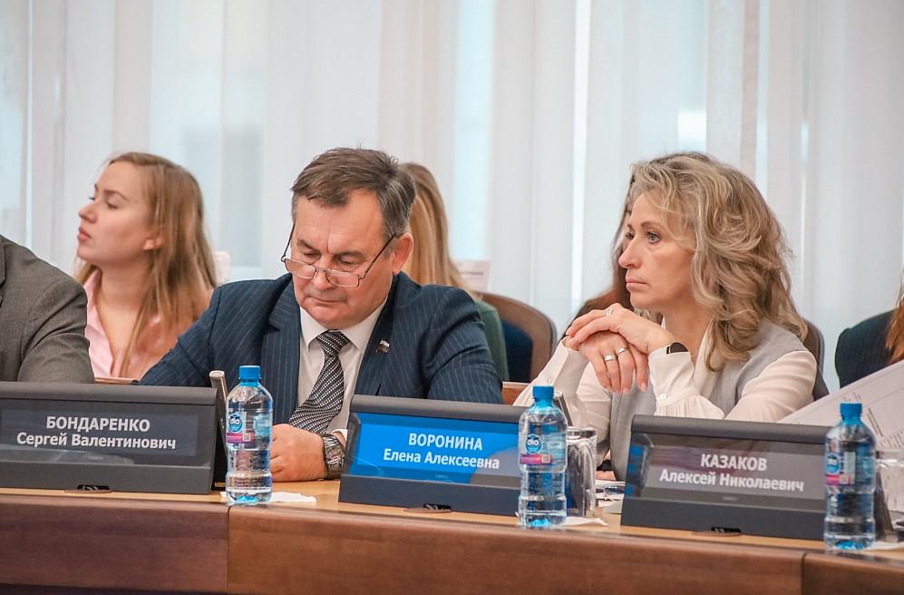 Фото Борьба с дефицитом бюджета и «дома за рубль»: чем запомнилась сессия Совета депутатов Новосибирска 5 - Сиб.ФМ Фото Борьба с дефицитом бюджета и «дома за рубль»: чем запомнилась сессия Совета депутатов Новосибирска 5