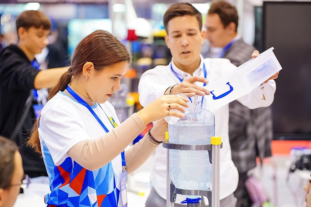 Фото Учебная Сибирь–2025: форум, где педагоги вдохновляются, дети делают первые шаги в профессию, а родители получают ответы на важные вопросы 3 - Сиб.ФМ Фото Учебная Сибирь–2025: форум, где педагоги вдохновляются, дети делают первые шаги в профессию, а родители получают ответы на важные вопросы 3