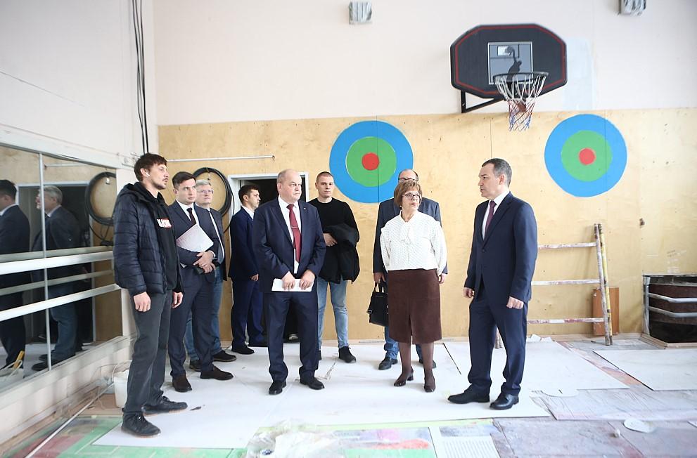 Фото Мэр Новосибирска: капитальный ремонт в гимназии № 16 «Французская» вышел на финишную прямую 3 - Сиб.ФМ Фото Мэр Новосибирска: капитальный ремонт в гимназии № 16 «Французская» вышел на финишную прямую 3