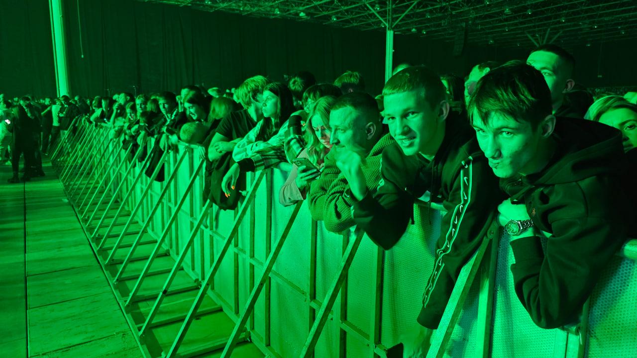 Фото «Это действительно прощальный тур. Я устал»: тысячи фанатов приехали на последний концерт Гуфа в Новосибирске. ОНЛАЙН 7 - Сиб.ФМ Фото «Это действительно прощальный тур. Я устал»: тысячи фанатов приехали на последний концерт Гуфа в Новосибирске. ОНЛАЙН 7