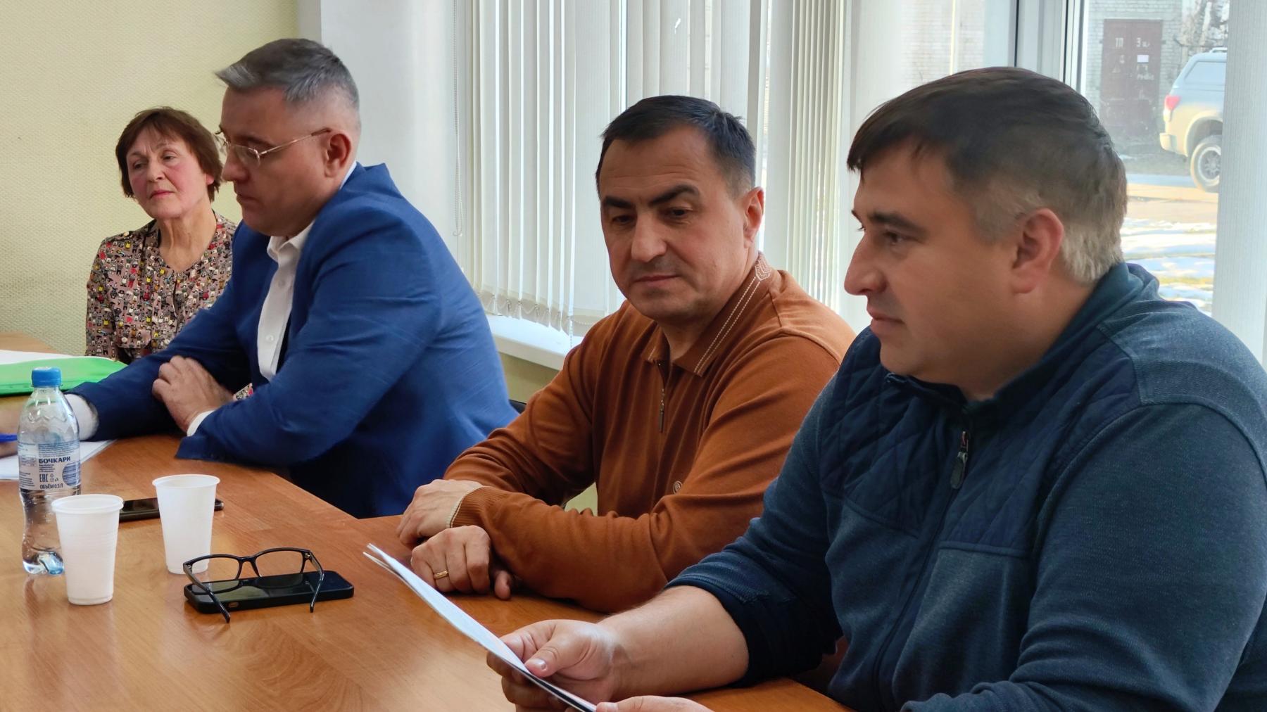 Фото Новосибирцы провели круглый стол против закона об умерщвлении агрессивных собак 2