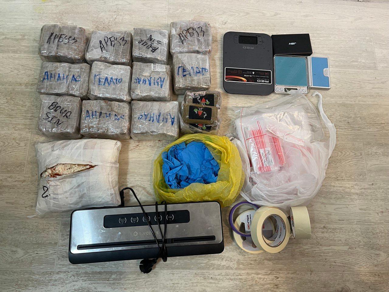 Фото В Новосибирске семья наркодилеров получила 16 лет колонии на двоих 2