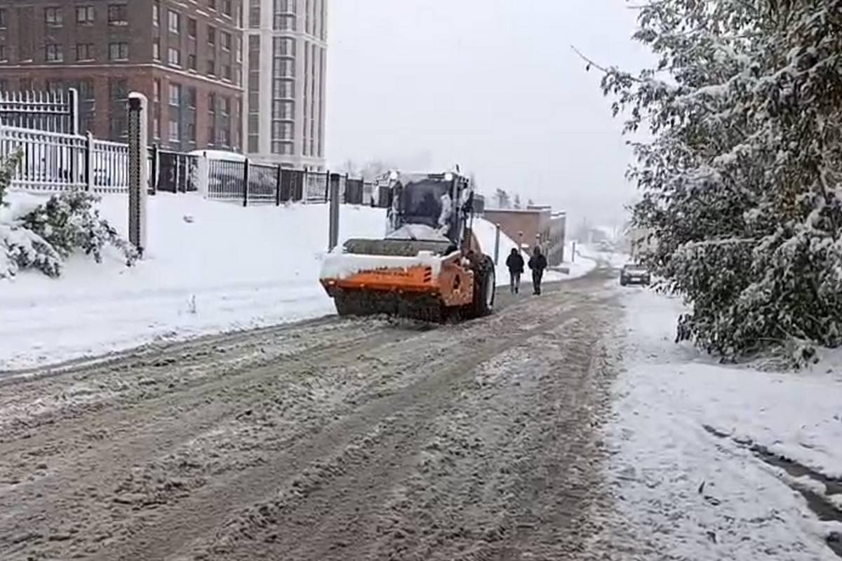 Фото Мощный снегопад накрыл Новосибирск 9 октября. Онлайн с улиц города в сугробах 5 - Сиб.ФМ Фото Мощный снегопад накрыл Новосибирск 9 октября. Онлайн с улиц города в сугробах 5