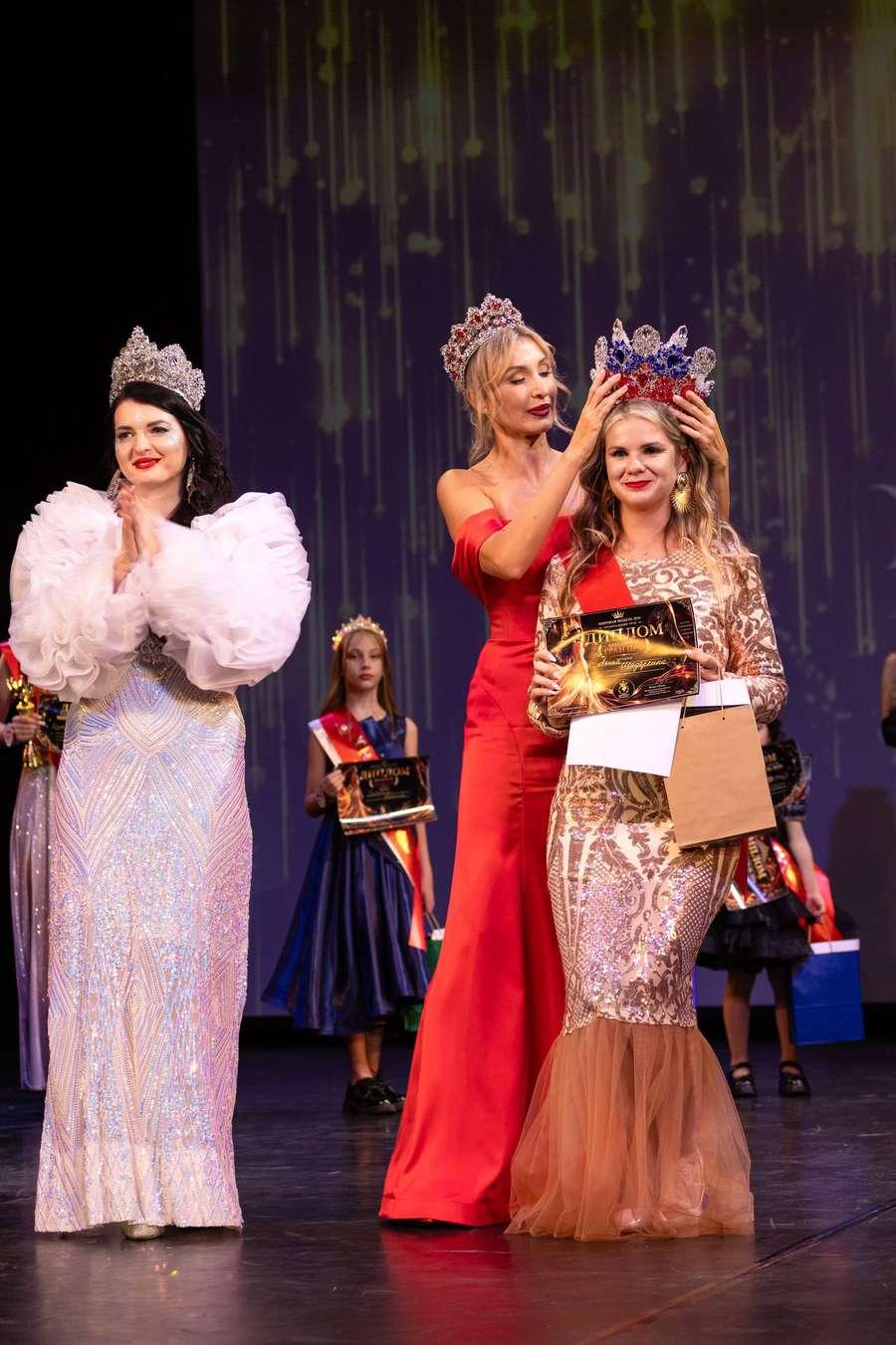 Фото Красавицы на подиуме: как прошёл региональный этап «Мировой модели» в Новосибирске - 22 ярких фото 17 - Сиб.ФМ Фото Красавицы на подиуме: как прошёл региональный этап «Мировой модели» в Новосибирске - 22 ярких фото 17