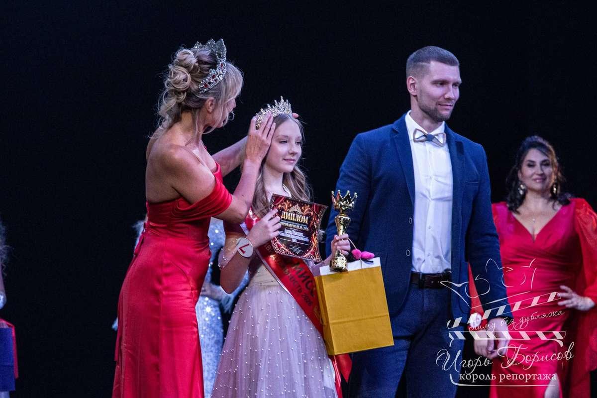Фото Красавицы на подиуме: как прошёл региональный этап «Мировой модели» в Новосибирске - 22 ярких фото 9 - Сиб.ФМ Фото Красавицы на подиуме: как прошёл региональный этап «Мировой модели» в Новосибирске - 22 ярких фото 9