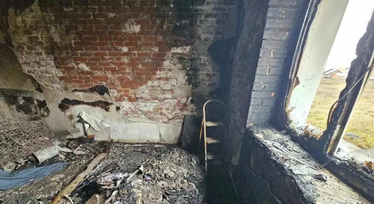 Фото «Они устроили наркопритон». Под Новосибирском мастер маникюра бросил бомбу в спящих соседей 2