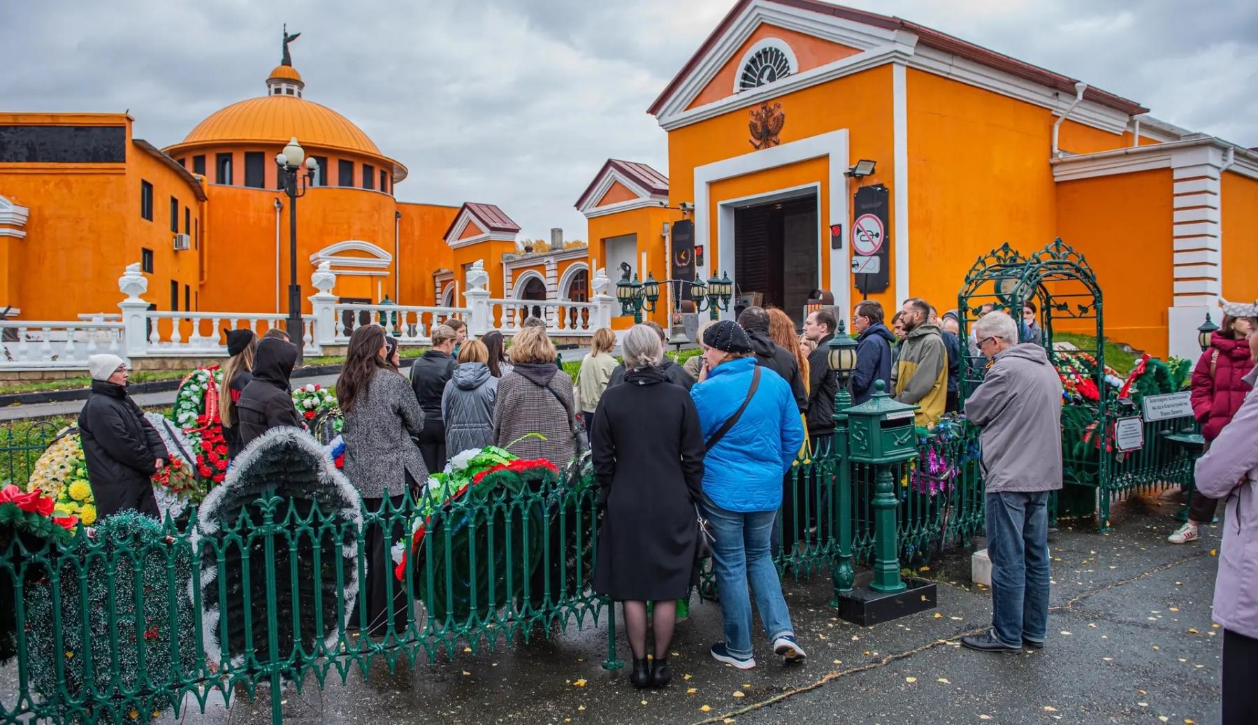 Фото В Новосибирске простились с главным редактором «Коммерсантъ Сибирь» Михаилом Кичановым 3