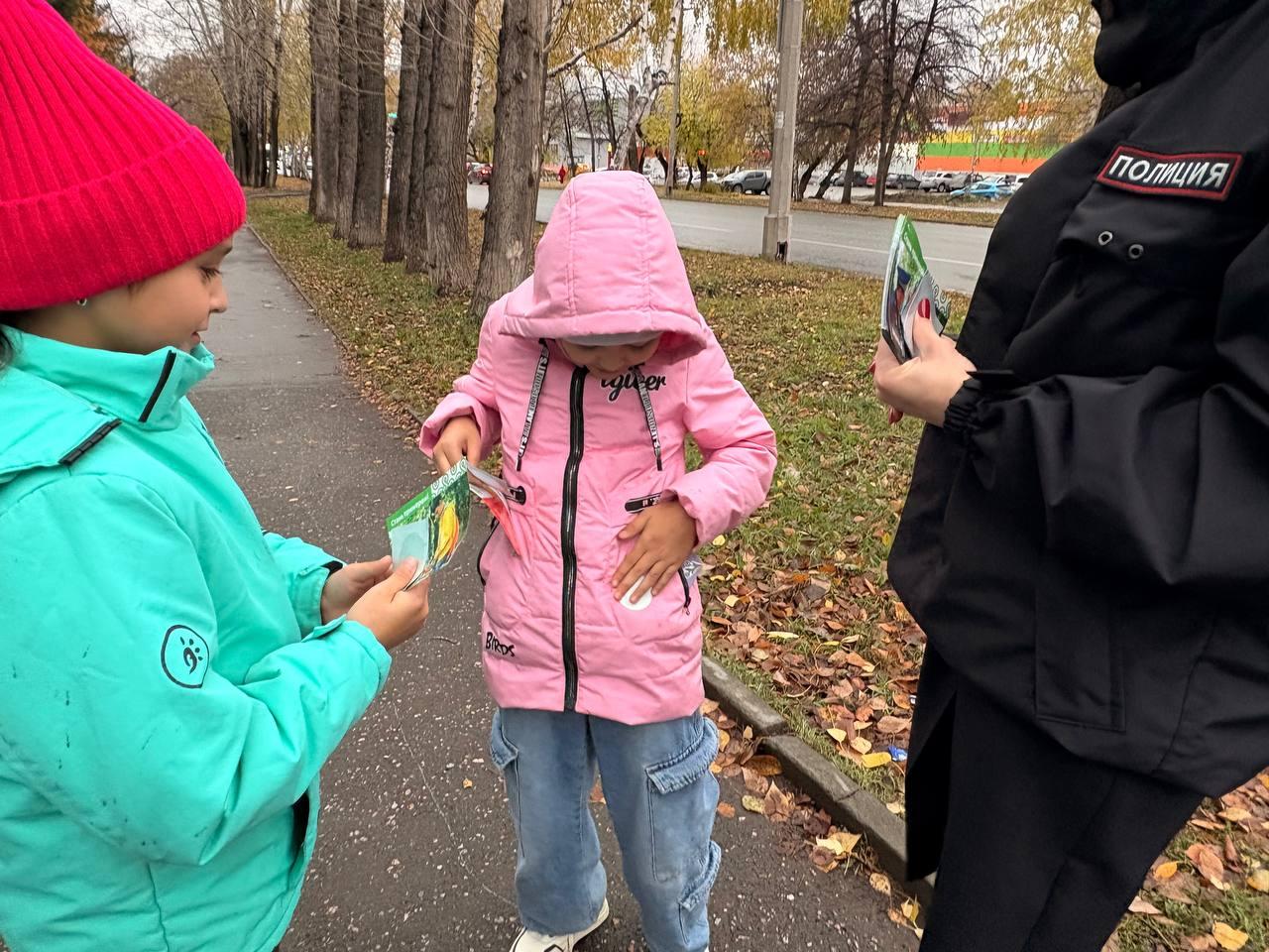 Фото «А вы знаете правила перехода дороги?»: в Новосибирске ГИБДД устроила проверку для пешеходов 5 - Сиб.ФМ Фото «А вы знаете правила перехода дороги?»: в Новосибирске ГИБДД устроила проверку для пешеходов 5
