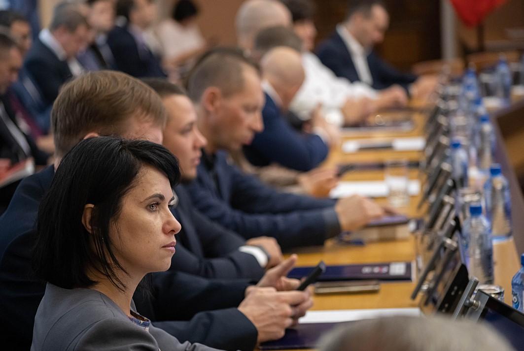 Фото Бюджет, запрет вейпов и штрафы для «зайцев»: что решили на сессии горсовета Новосибирска 2 - Сиб.ФМ Фото Бюджет, запрет вейпов и штрафы для «зайцев»: что решили на сессии горсовета Новосибирска 2