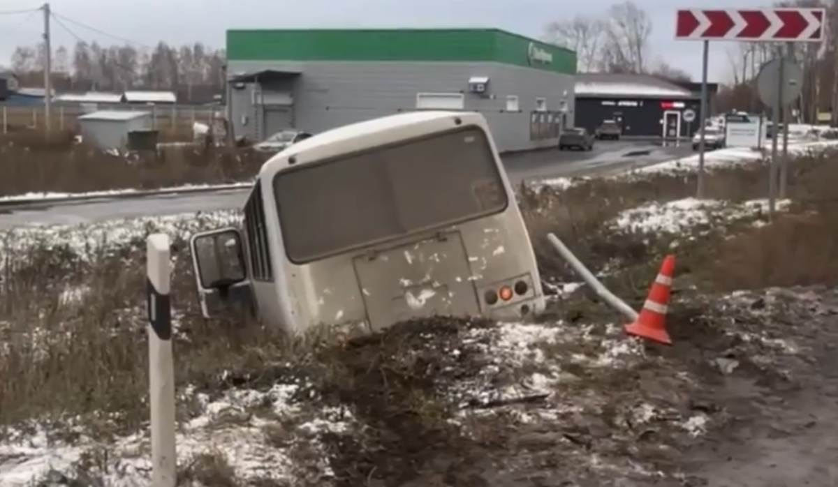Фото Опубликованы кадры с места ДТП с пассажирским автобусом под Новосибирском 3 - Сиб.ФМ Фото Опубликованы кадры с места ДТП с пассажирским автобусом под Новосибирском 3