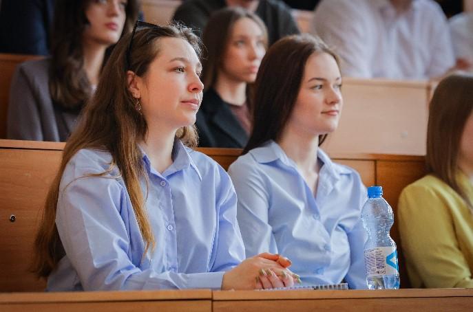 Фото Ректор НГПУ Сергей Нелюбов: «В 2027 году вступительные испытания в педагогические вузы существенно изменятся» 2 - Сиб.ФМ Фото Ректор НГПУ Сергей Нелюбов: «В 2027 году вступительные испытания в педагогические вузы существенно изменятся» 2