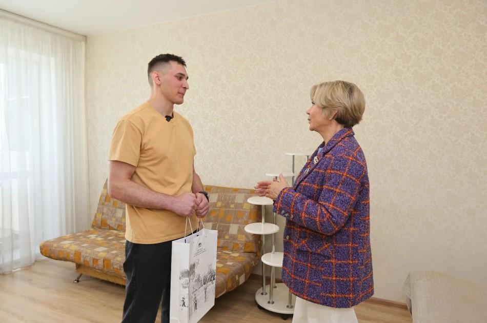 Фото 26-летний сирота получил квартиру в Новосибирске по жилищному сертификату 3