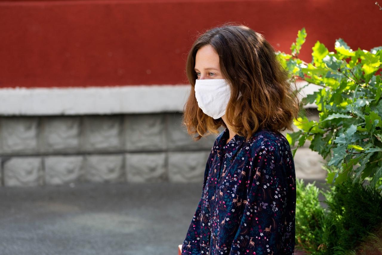 Фото Синдром рыбки: новосибирцы рассказали, за что они ненавидят маски от коронавируса 3
