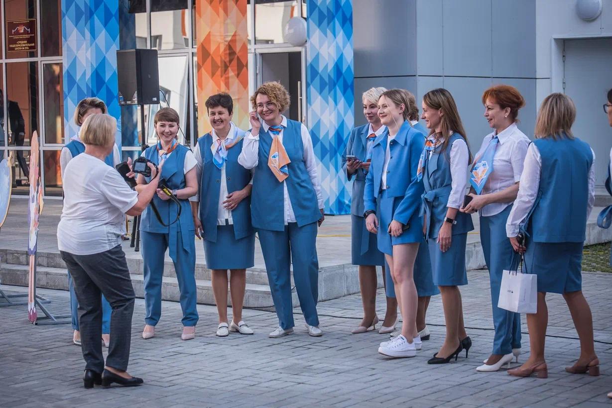 Фото Праздник знаний: лучшие кадры со школьных линеек в Новосибирске 1 сентября 16