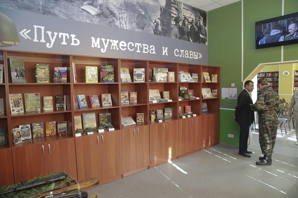 Фото В Новосибирске открылась библиотека нового формата - с VR-зоной и театром для пенсионеров 4
