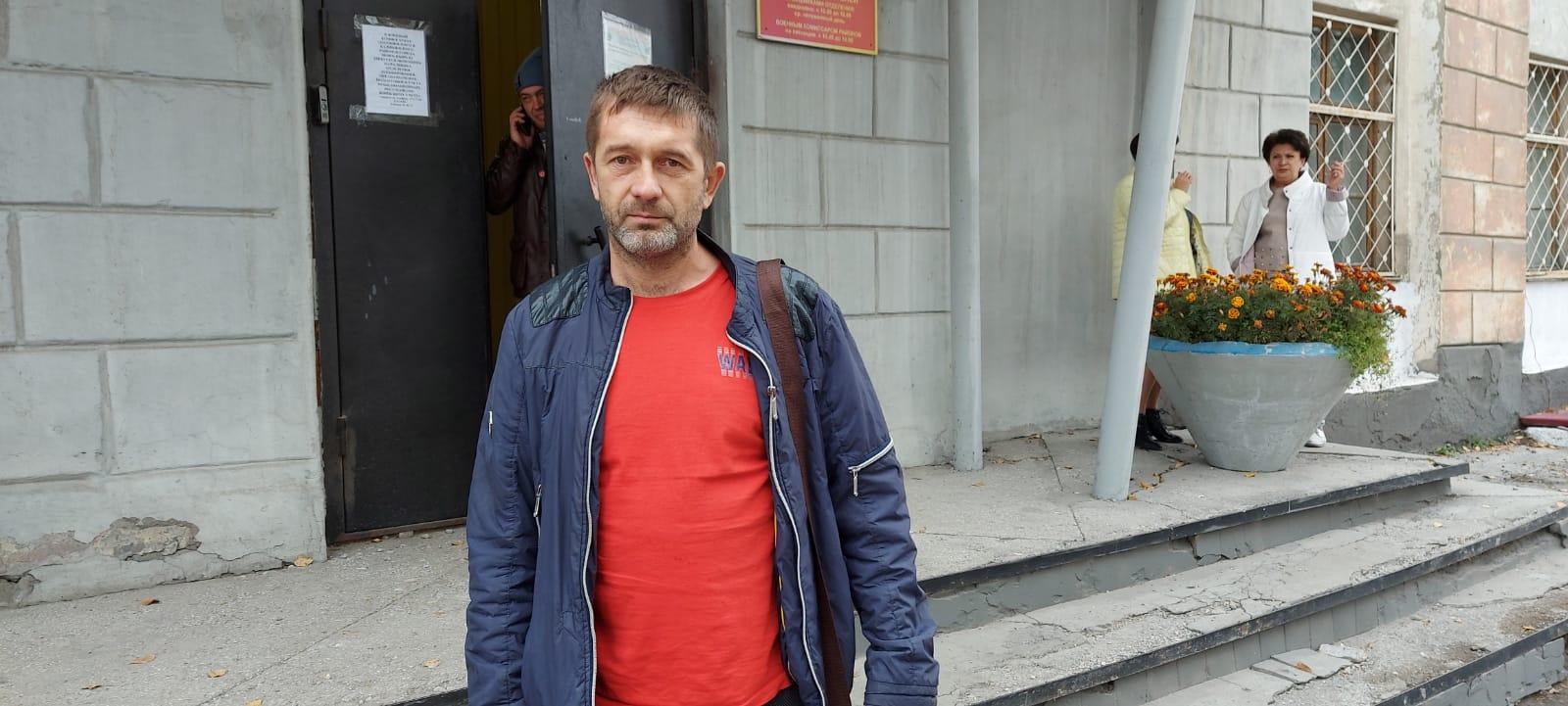 Фото В Новосибирске 54-летнего мужчину без военного билета не взяли добровольцем на СВО 2