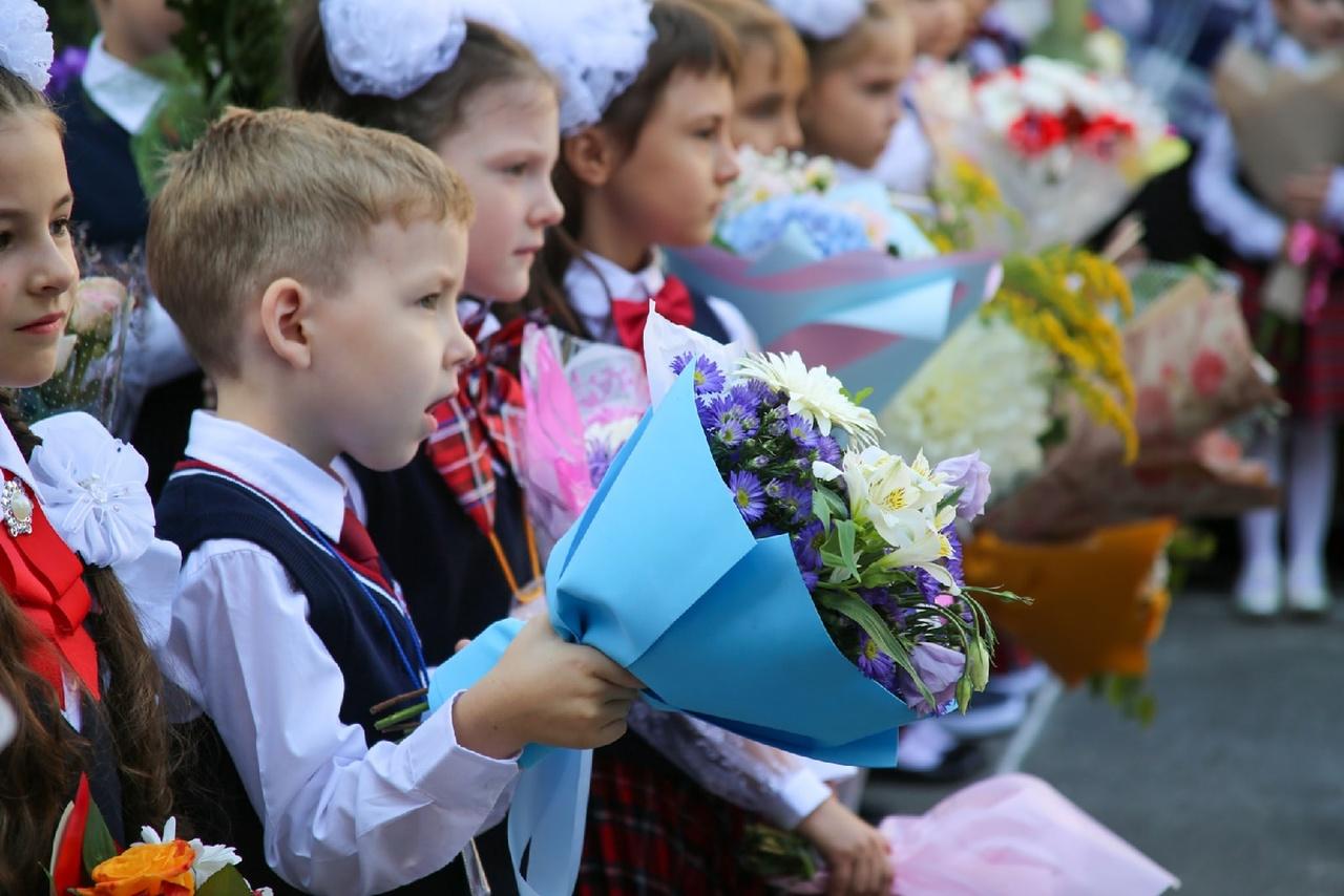 Фото Звонок не только для учителя: как в Новосибирске прошло 1 сентября 36