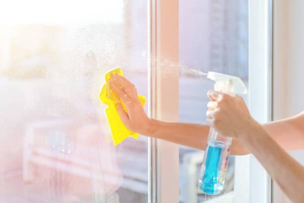 Фото Как помыть окна без разводов: секретный способ для идеальной прозрачности стекол 4