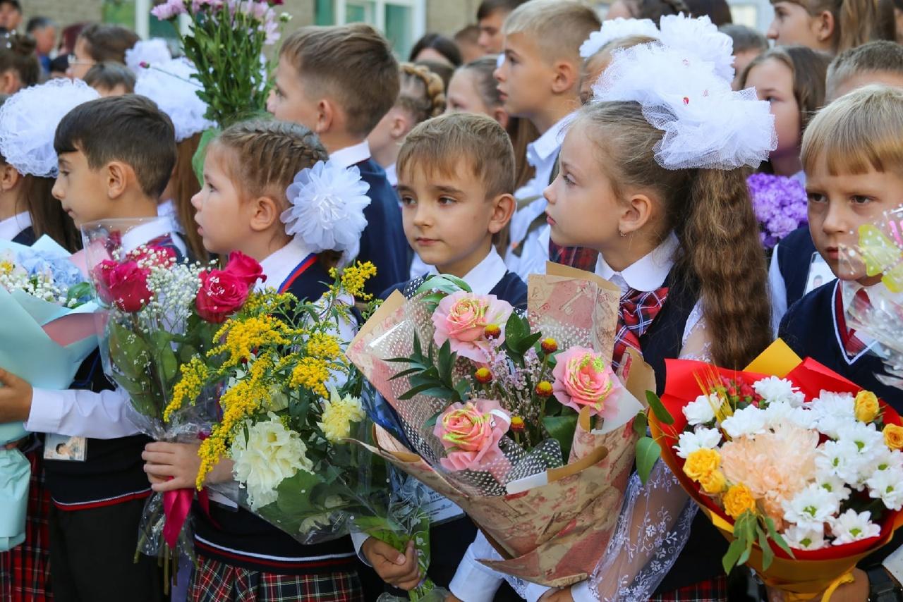 Фото Звонок не только для учителя: как в Новосибирске прошло 1 сентября 37