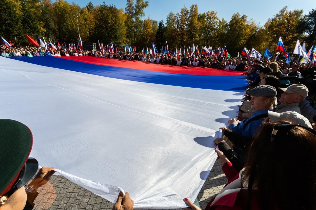 Фото Митинг-концерт в поддержку участников спецоперации прошел в Новосибирске 23 сентября 2