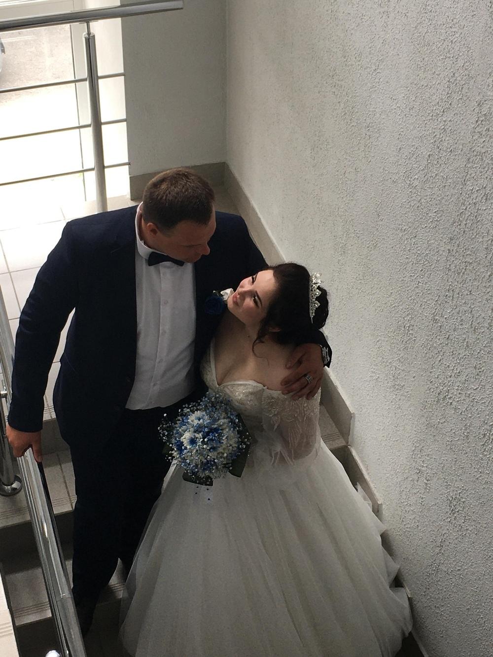 Фото Она сказала «да»: опубликованы самые яркие свадебные фото в Новосибирске за лето-2023 7