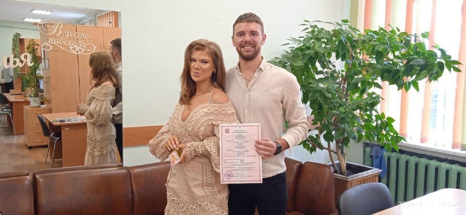 Фото Она сказала «да»: опубликованы самые яркие свадебные фото в Новосибирске за лето-2023 8
