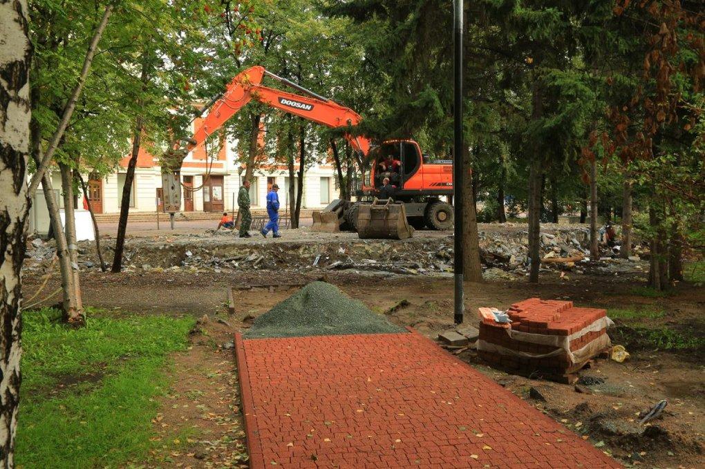 Фото Мэр Новосибирска Локоть показал ход реконструкции Первомайского сквера 2