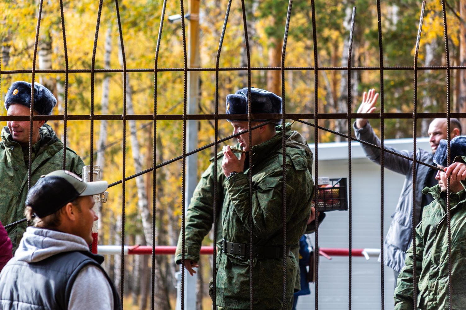 Фото В Новосибирске опубликованы кадры первых мобилизованных на СВО 3