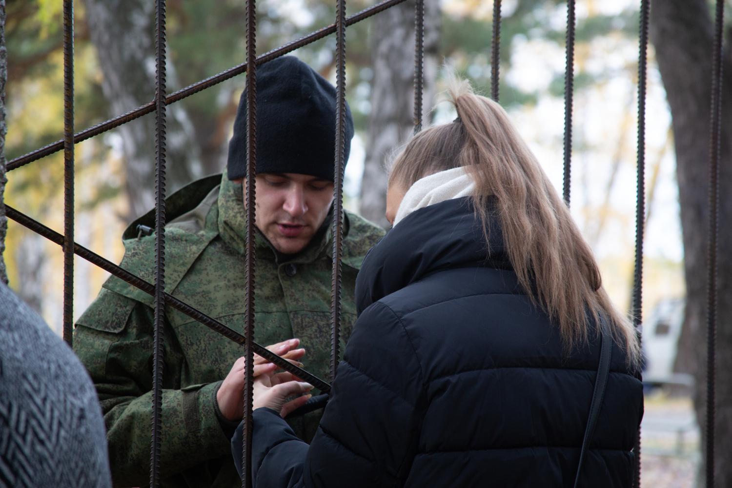 Фото В Новосибирске опубликованы кадры первых мобилизованных на СВО 24