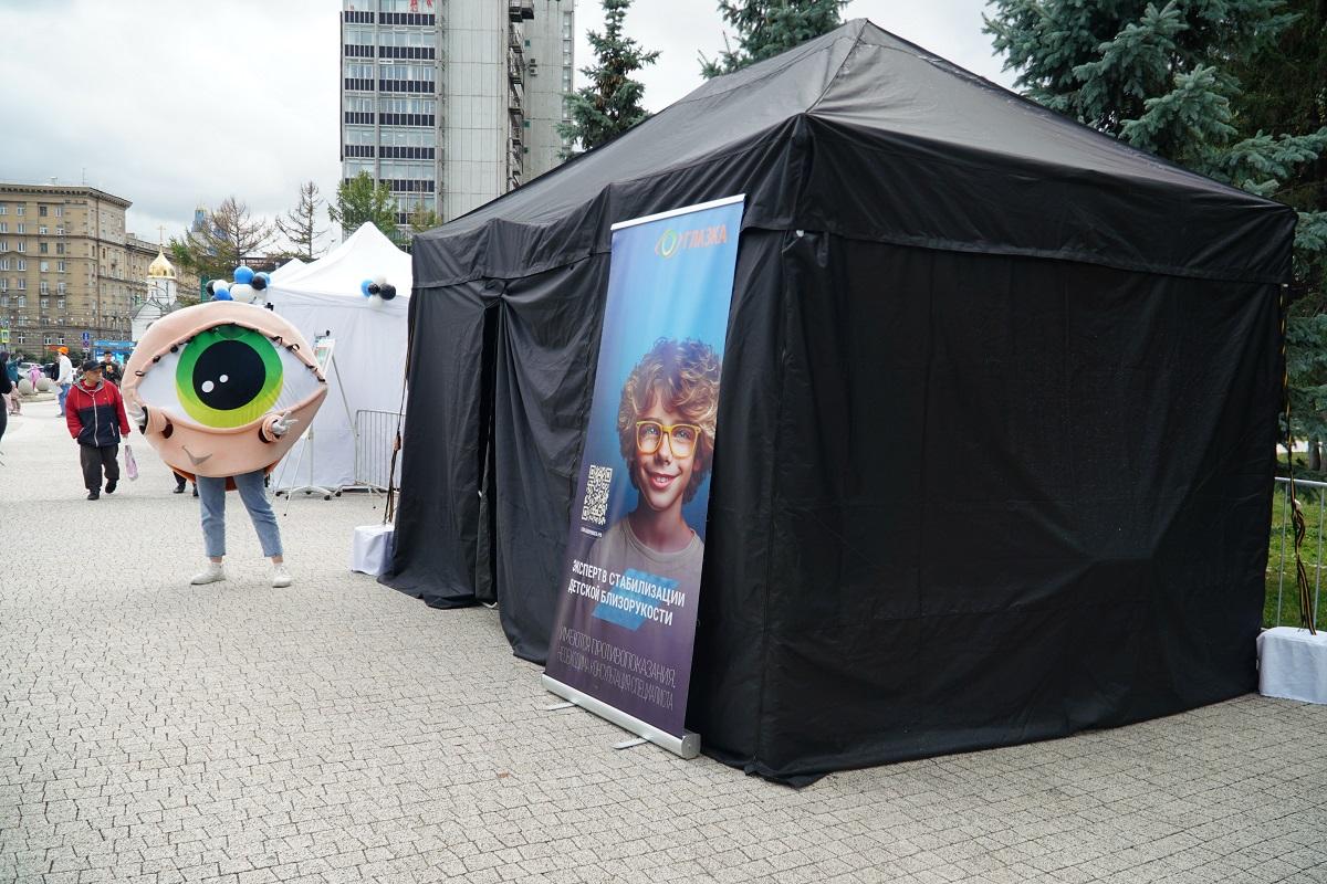 Фото Мальвина с Буратино и огромное мороженое: в Первомайском сквере прошла праздничная программа в честь Дня знаний. ФОТОРЕПОРТАЖ 12