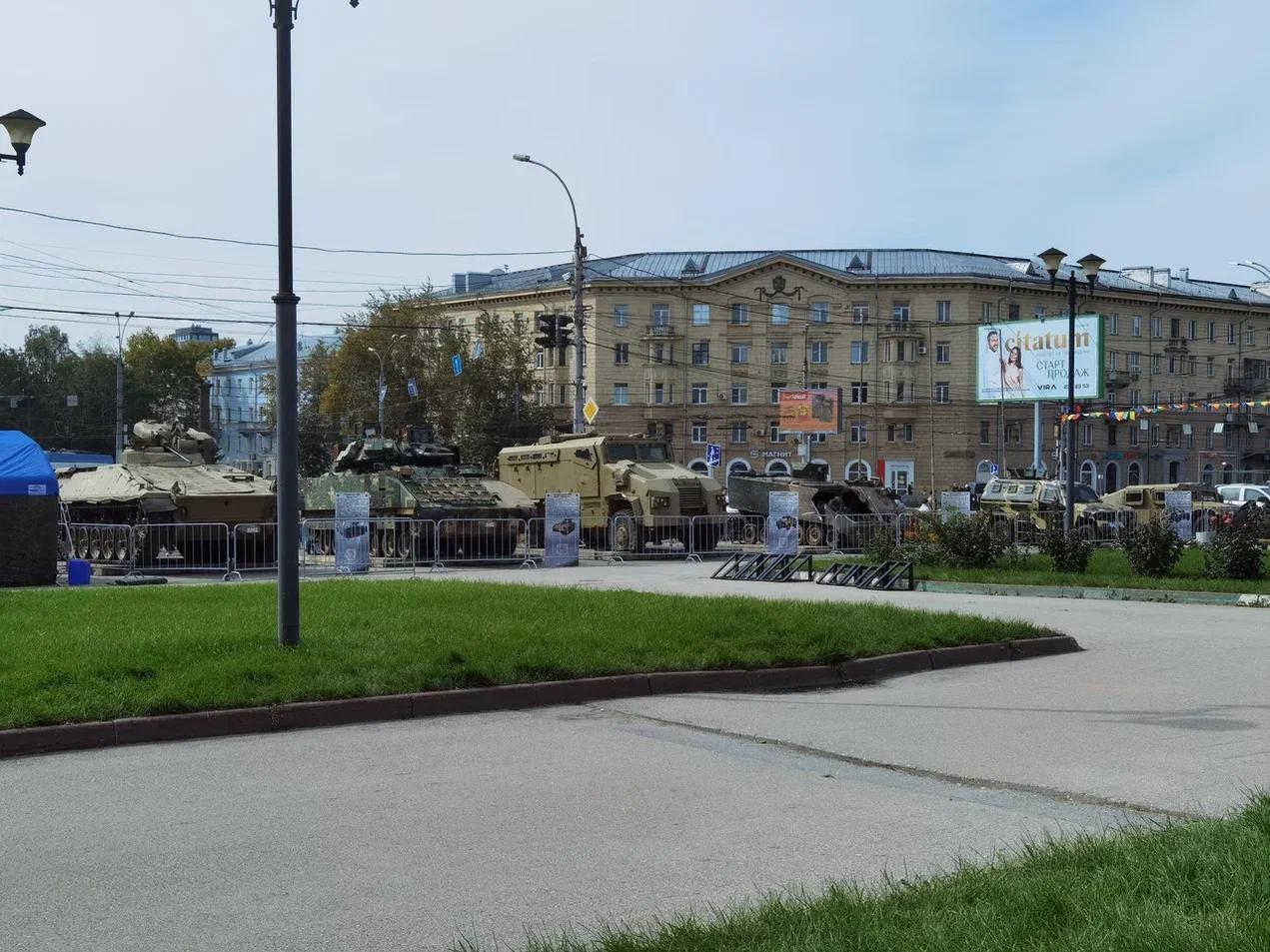 Фото Захваченную военную технику НАТО привезли в Новосибирск. Показываем фото вражеских танков и боевых машин 13