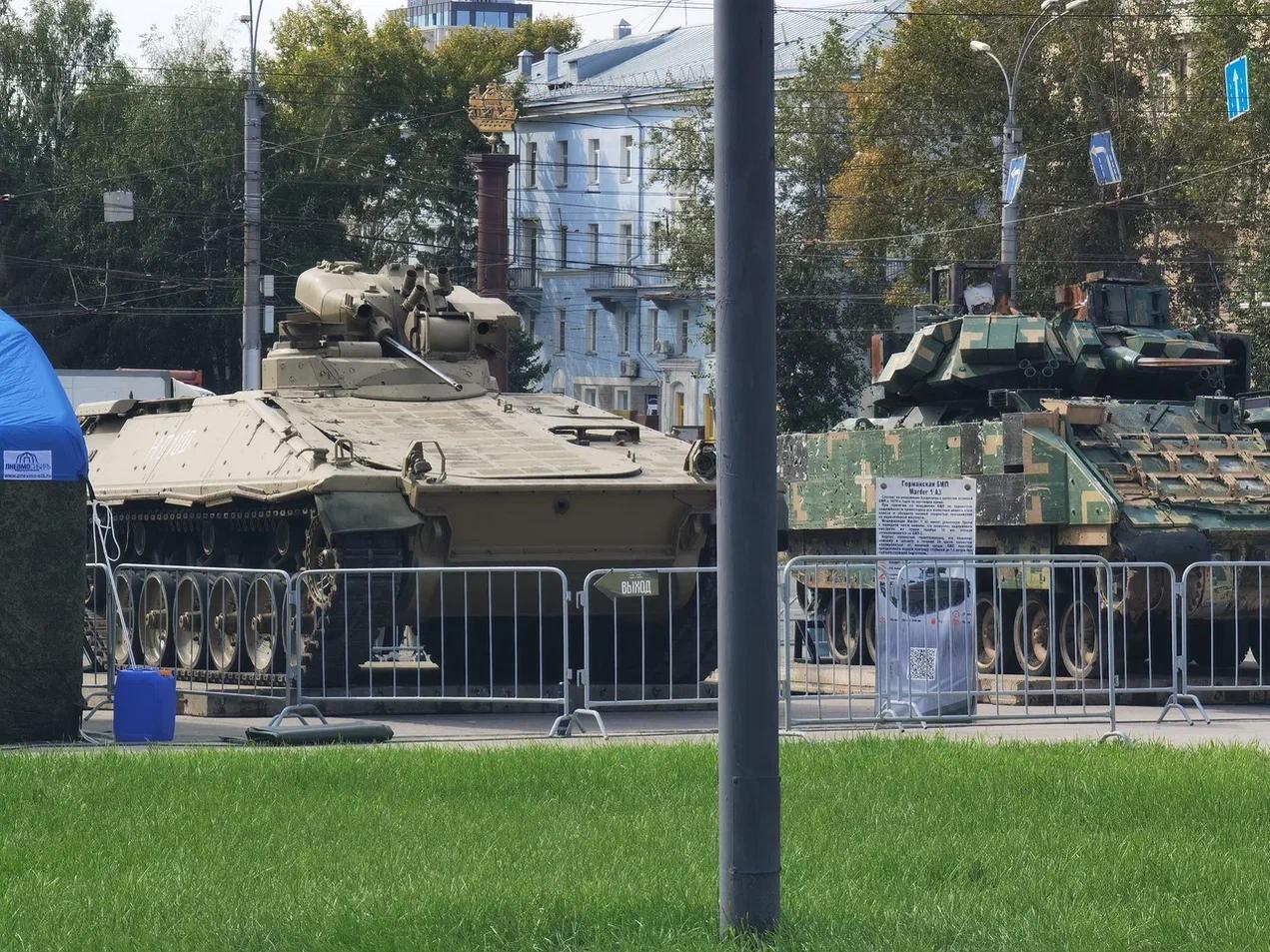 Фото Захваченную военную технику НАТО привезли в Новосибирск. Показываем фото вражеских танков и боевых машин 2