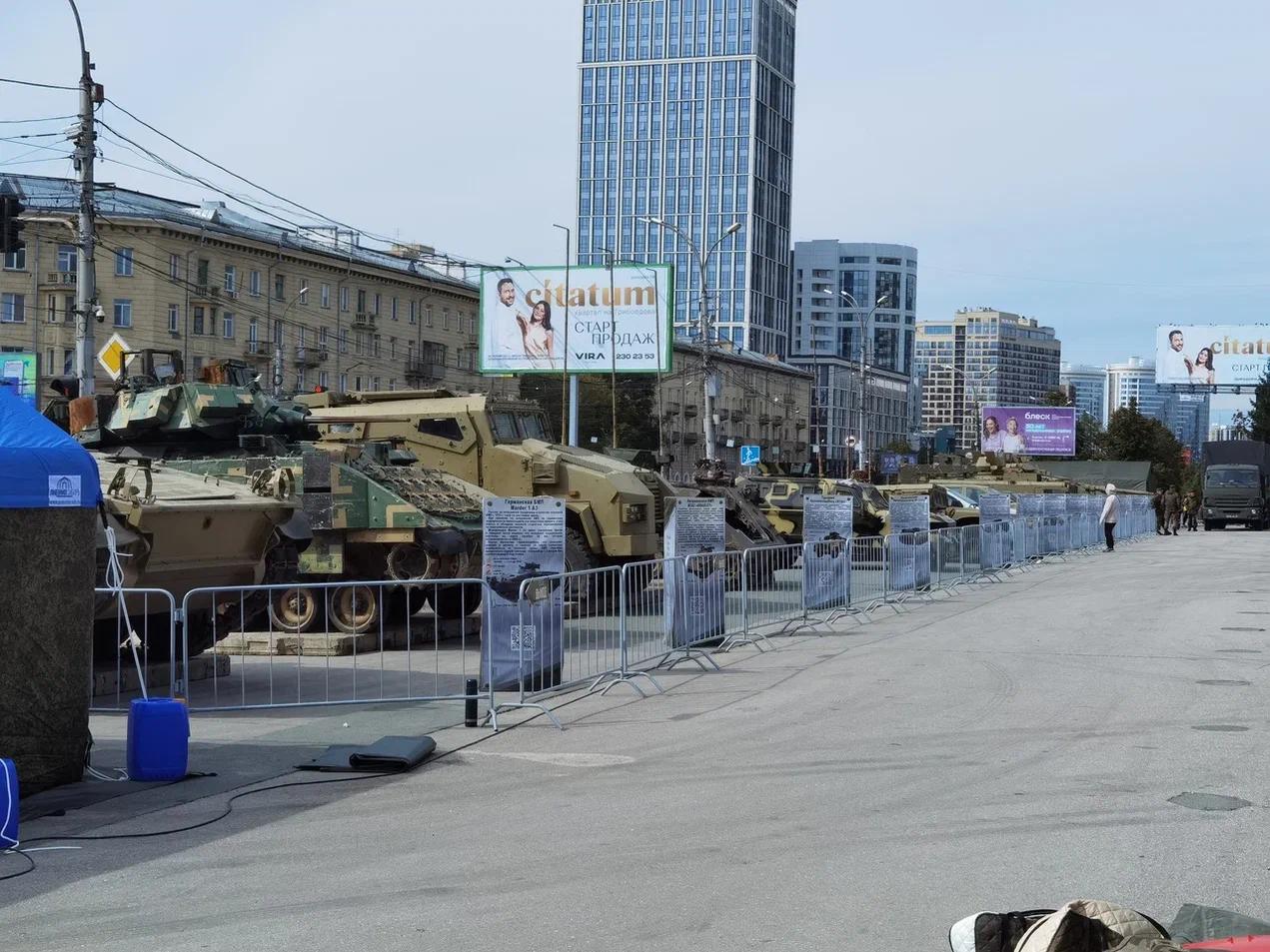 Фото Захваченную военную технику НАТО привезли в Новосибирск. Показываем фото вражеских танков и боевых машин 4